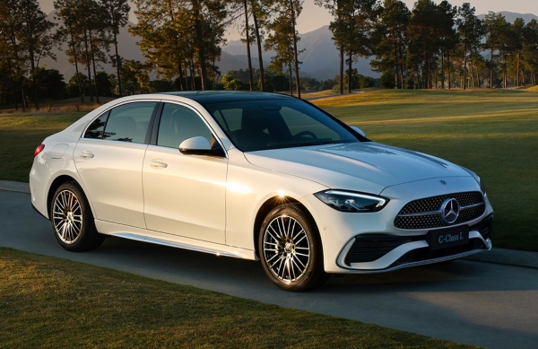 奔驰首款纯电C级车设计细节曝光，基于MB.EA平台，续航约800公里