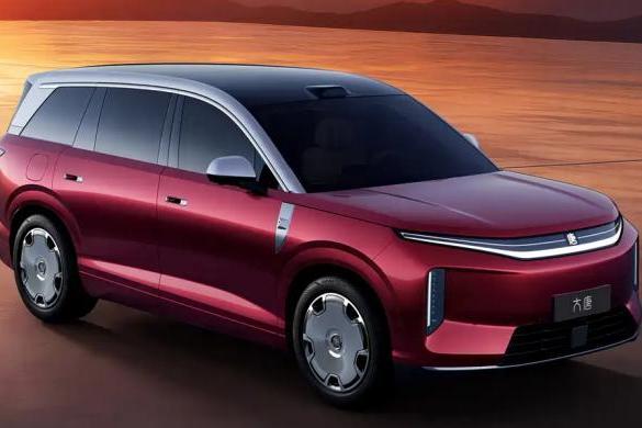 比亚迪大唐官图发布，封闭式前脸，红银双拼色车身