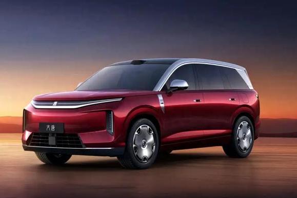 比亚迪大唐官图发布，封闭式前脸，红银双拼色车身