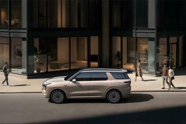 25.98万元起！智己LS8震撼开启预售