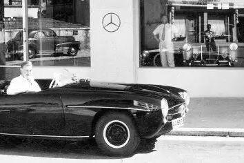 奔驰多年力挺SL四缸机，中期改款直接将其淘汰