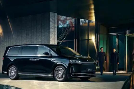 余承东剧透智界V9黑科技，车载制氧+不断冷冰箱，能打动多少人？