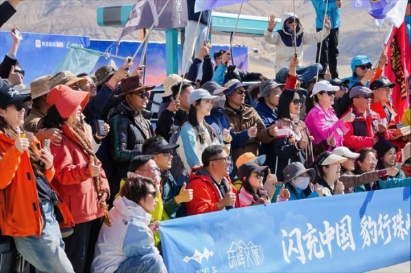 闪充站登珠峰，方程豹为热爱抵云端