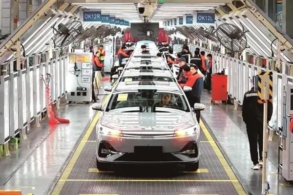 冲击1200万辆出口！中国汽车将迎成年考验