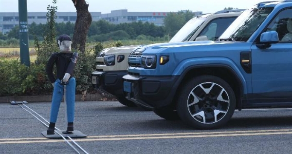 iCAR V27首轮大版本OTA升级：智驾更全能、安全更全面、交互更贴心