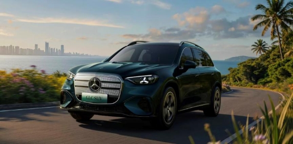 思必驰x全新梅赛德斯—奔驰纯电GLC SUV：纯电新境，智享豪华