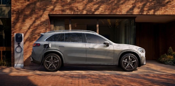 思必驰x全新梅赛德斯—奔驰纯电GLC SUV：纯电新境，智享豪华