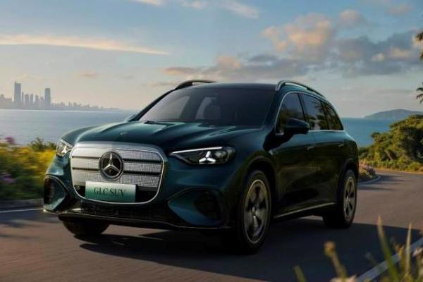 思必驰x全新梅赛德斯—奔驰纯电GLC SUV：纯电新境，智享豪华