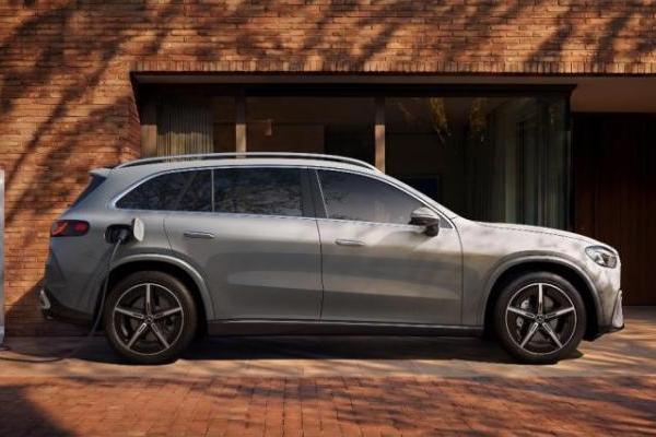 思必驰x全新梅赛德斯—奔驰纯电GLC SUV：纯电新境，智享豪华