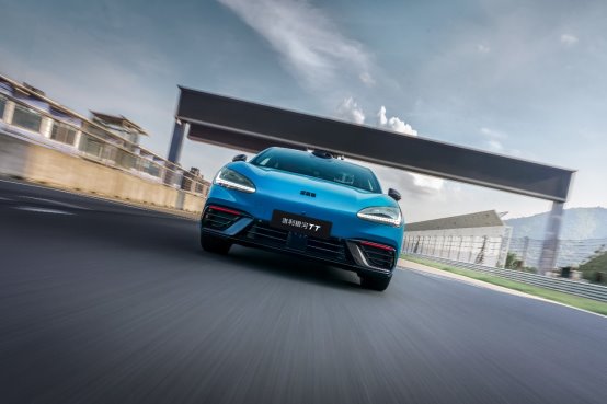 20.98万元，限量999台！30万内纯电运动轿车新王吉利银河TT Ultra开启全球预售