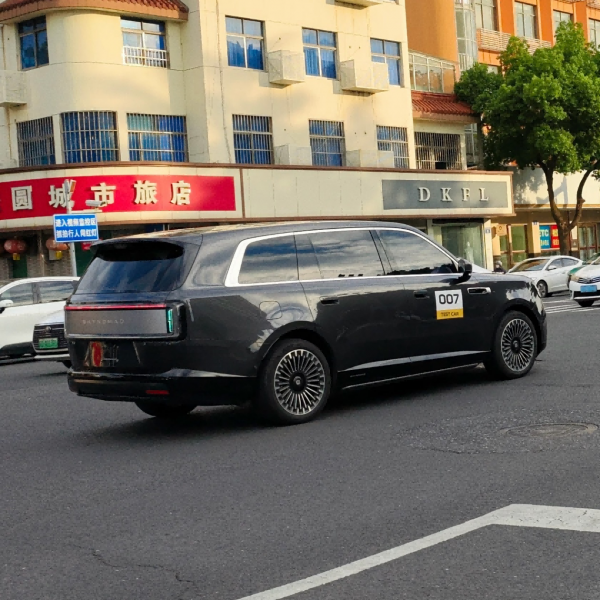 小米澎程SUV无伪装实车曝光 系列最长纯电续航可达505km！