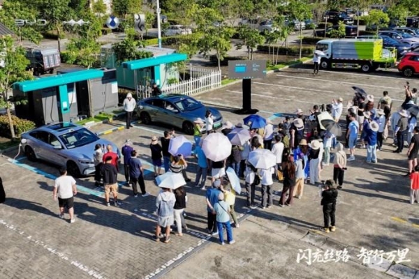比亚迪驰骋丝路 解码药瓷丝茶商贸印记