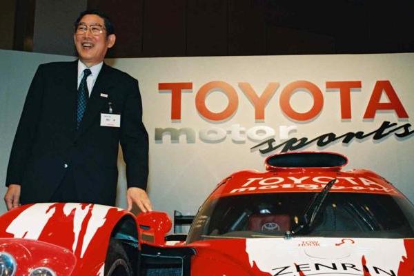 丰田汽车首位“外姓社长”奥田硕去世，曾主导推出RAV4与普锐斯车型