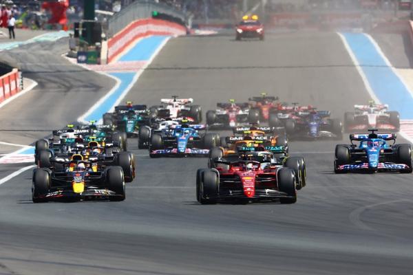 当饭圈惹到赛车圈，时代少年团陷入与F1版权争议