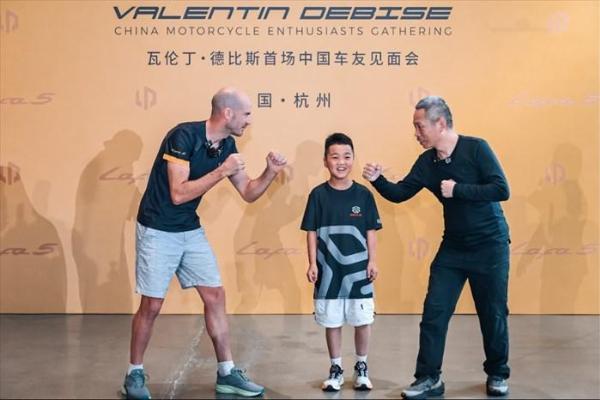 冠军之选，生而全球：WSBK六冠王德比斯与零跑Lafa5的杭州之约