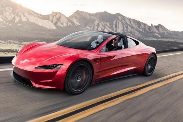 特斯拉最早将于8月推出重新设计的Roadster