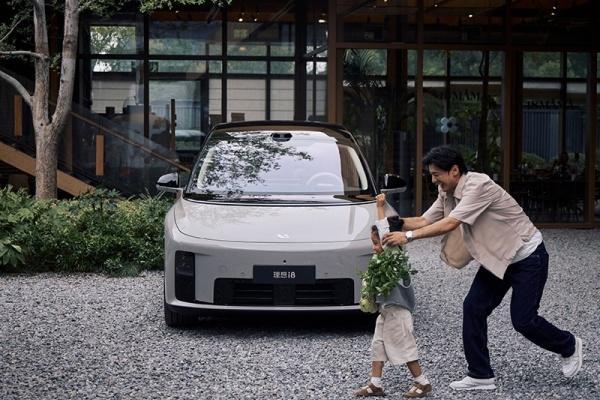 理想i8正式上市 售价为32.18-36.98万