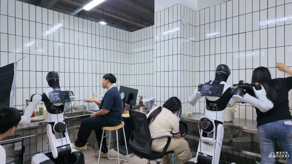 100万小时之后，机器人为什么还喊“饿”？