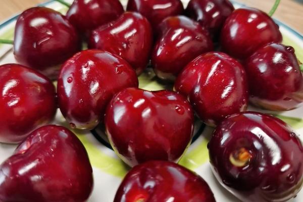 10种对肾病最佳的水果有哪些?肾病有些什么症状?
