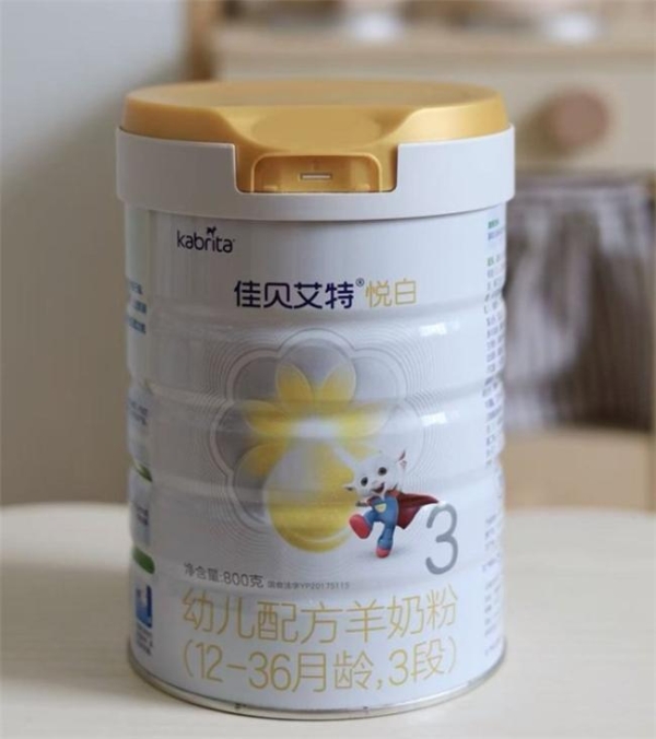 佳贝艾特和金领冠悠滋小羊奶粉哪个好？解析两款热门儿童羊奶粉的硬核卖点 