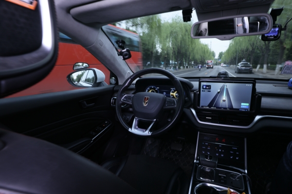 北京率先允许自动驾驶车辆“方向盘后无人”，百度首批获准