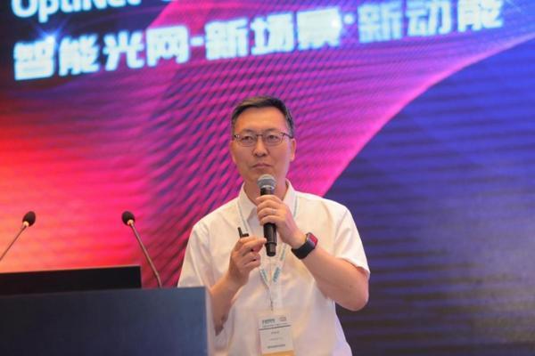 中国联通唐雄燕：AI激发智算需求，构建面向智算互联的全光底座