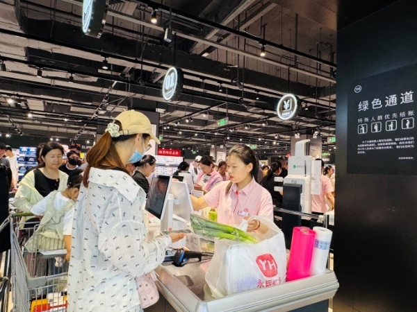 永辉超市石家庄首家“学习胖东来”自主调改店开业