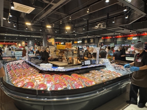 永辉重庆云阳首家调改店亮相滨江购物公园