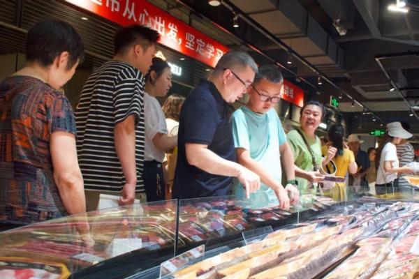 永辉重庆云阳首家调改店亮相滨江购物公园