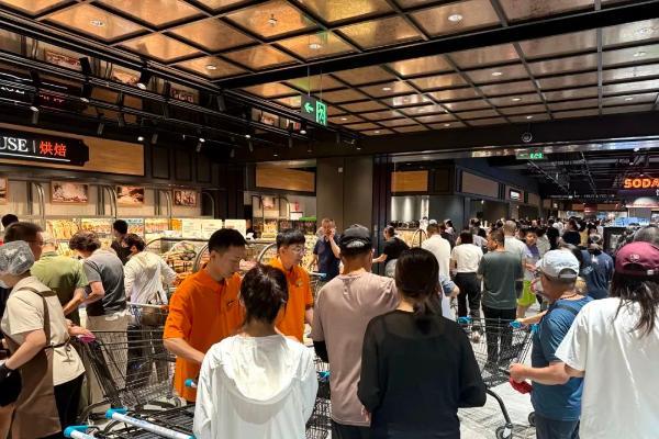 新疆汇嘉时代超市“胖东来”指导调改首店亮相