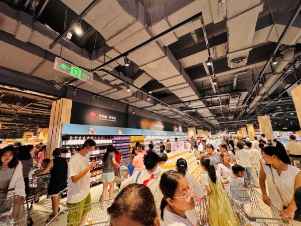 永辉超市长治首家“胖永辉”长治万达广场店焕新开业