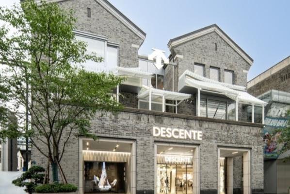 迪桑特DESCENTE HANGZHOU杭州城市概念店正式启幕