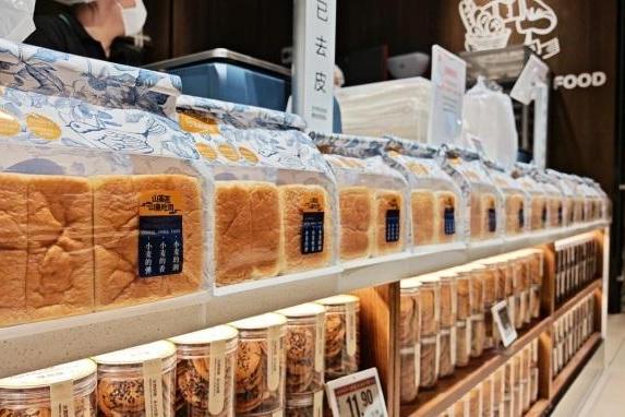 永辉烘焙“山茶花吐司”上市，爆品矩阵加速品类增长