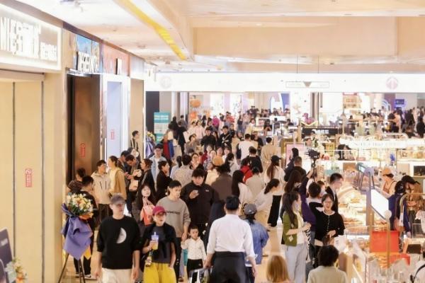 杭州城西银泰城12周年庆总销售额破亿元