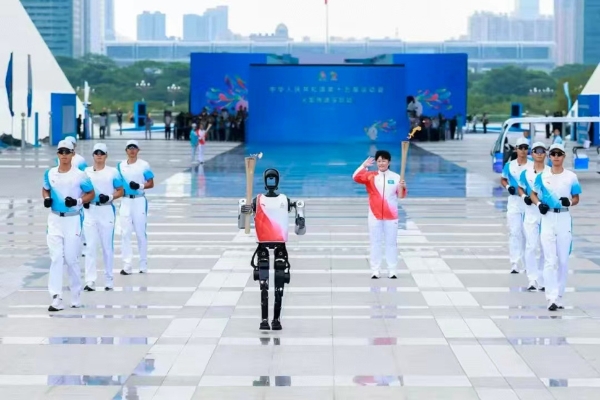 对话华为赵东：从十五运机器人火炬接力，看5G-A如何点亮智能社会