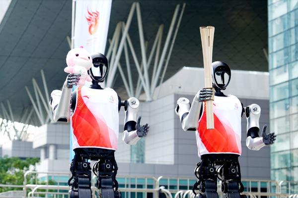 对话华为赵东：从十五运机器人火炬接力，看5G-A如何点亮智能社会