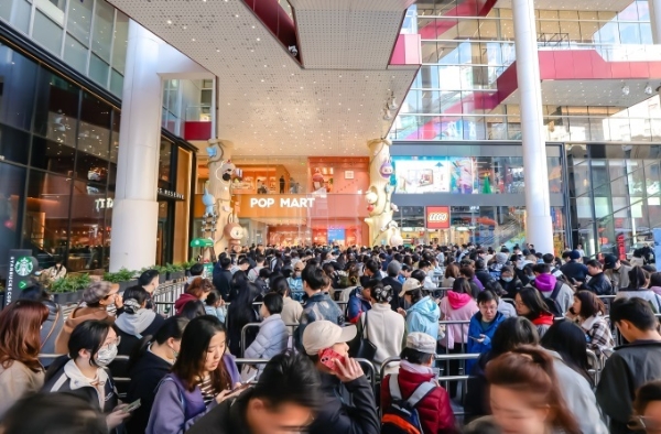 泡泡玛特上海城市旗舰店入驻世茂广场