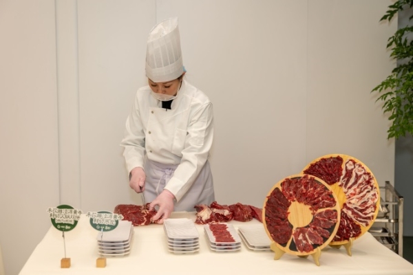 “跑山牛”上架，折射出叮咚买菜怎样的“好商品”逻辑？