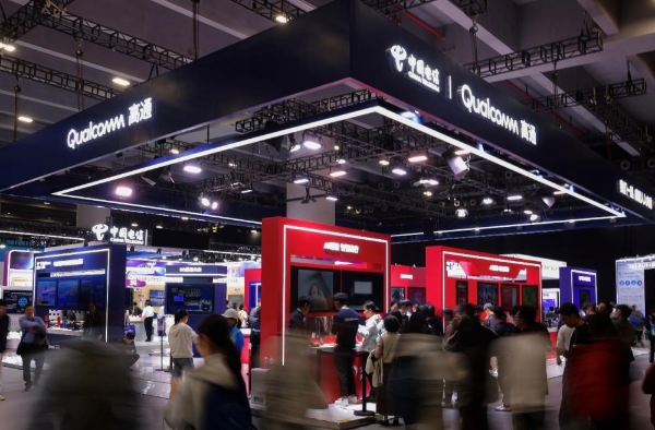 2025数智科技生态大会：高通“AI+连接”成果全景呈现