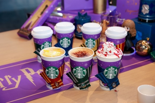 星巴克哈利・波特联名冬日庆典系列登场
