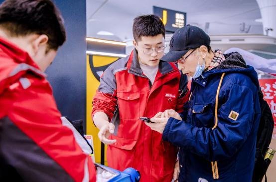京东快递进驻杭州萧山机场，行李特产“一键寄”