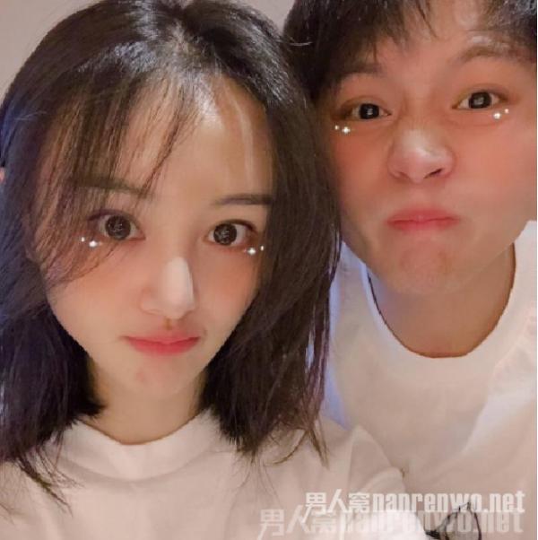 郑爽妈妈否认领证郑爽张恒领证结婚只是造谣