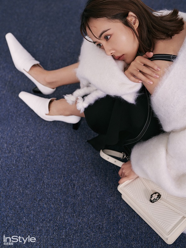 蔡依林黑白灰经典配色优雅干练演绎极简主义北欧风