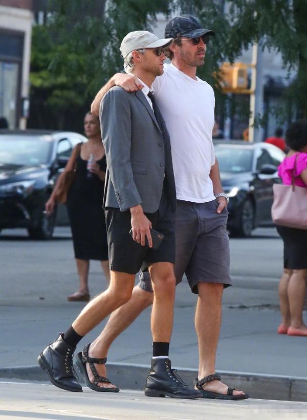 精灵王李佩斯与男友首次同框去年正式宣布出柜