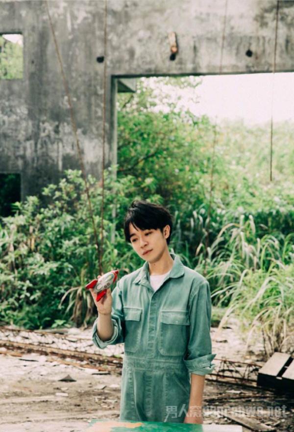 吴青峰发文疑回应被前经纪人起诉你是最好的青峰