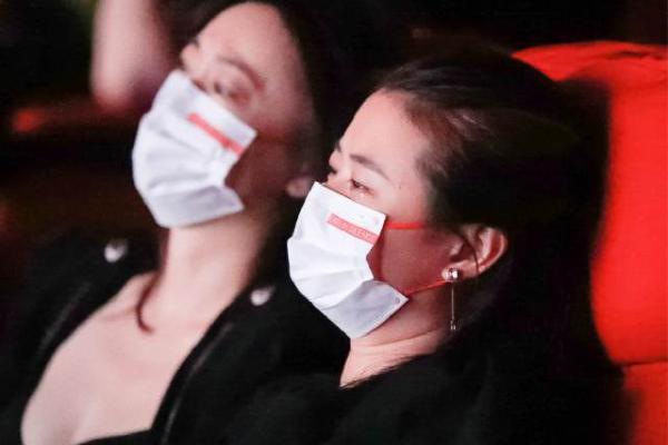 上海国际电影节《出拳吧，妈妈》首映 主演谭卓演技巅峰引发现场近千观众动情落泪
