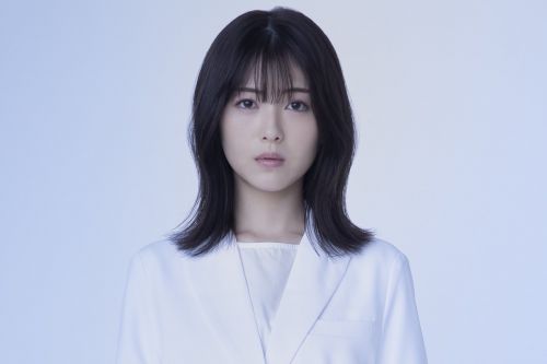 日本人气美女偶像浜辺美波新剧《白色医生》定2022年1月开播
