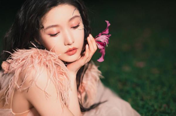 02 姜贞羽流光璀璨明媚多娇.jpg