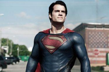 《超人：钢铁之躯》主演亨利·卡维尔：我随时准备回归饰演超人