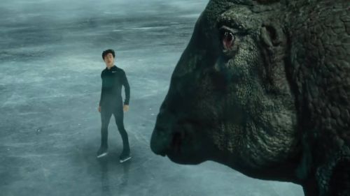 《侏罗纪世界3》曝北京冬奥会推广视频 运动员偶遇大恐龙